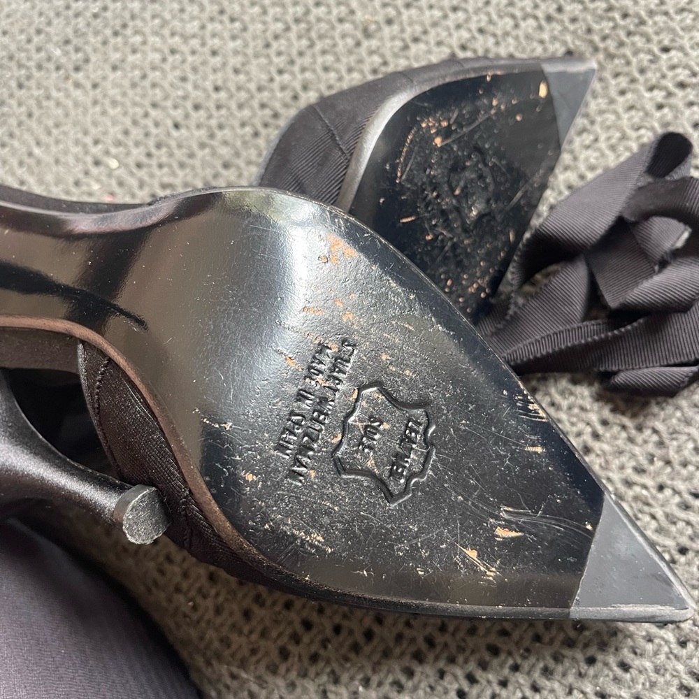 Stuart Weitzman - Picture 4 of 8